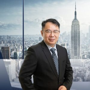 黃逸華Eric,華實智造公司數據長，同時為人工智慧科技基金會顧問、品質經理人協會監事等多個單位幹部、顧問。